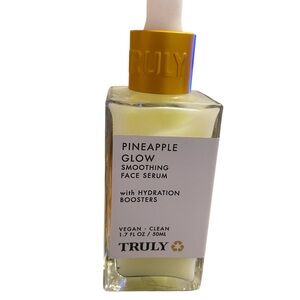 TRULY Pineapple Glow Smoothing Face Serum - Cream